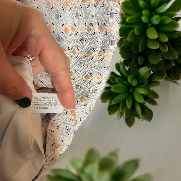 NWT Club Monaco Joelle skirt, size 4 - Picture 3 of 5